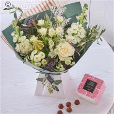 Winter Trending Hand-tied with Chocolates